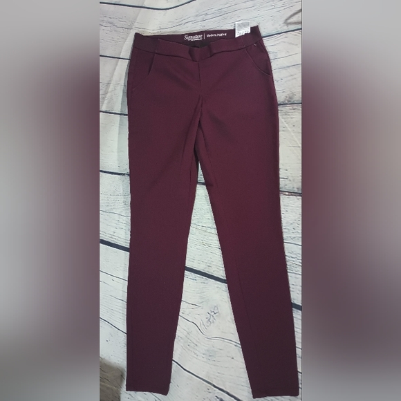 Signature by Levis Strauss Modern Contouring Stretch Jegging Pants Burgundy - Picture 5 of 16